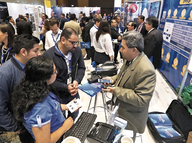 La tercera edición del 5B Digital Summit fue desarrollada ayer, en la capital, por 5B y la Asociación Latinoamericana de Redes de Transferencia Electrónica. (Foto: Esbin Garcia)