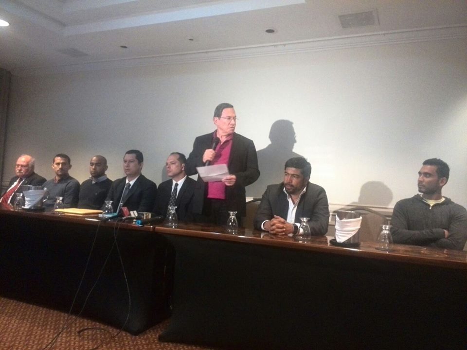 El presidente de Antigua GFC, Rafael Arreaga presidió la conferencia de prensa. (Foto Prensa Libre: Antigua GFC)