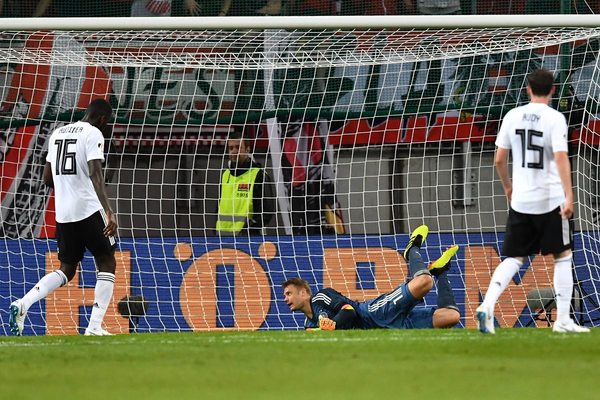 Manuel Neuer no pudo evitar la caída de Alemania frente a Austria. (Foto Prensa Libre: AFP)