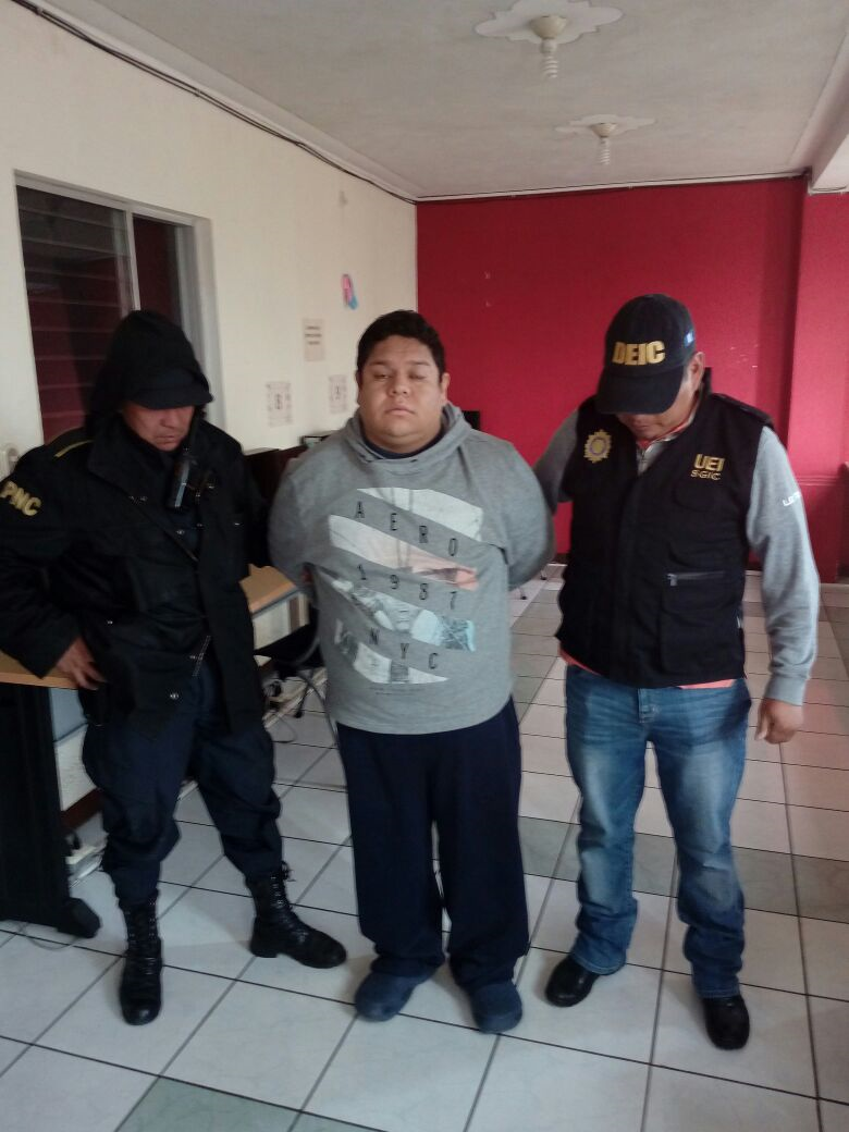 Jorge Alfredo Guevara Orozco, detenido en avenida Las Américas, zona 10. (Foto Prensa Libre: PNC)