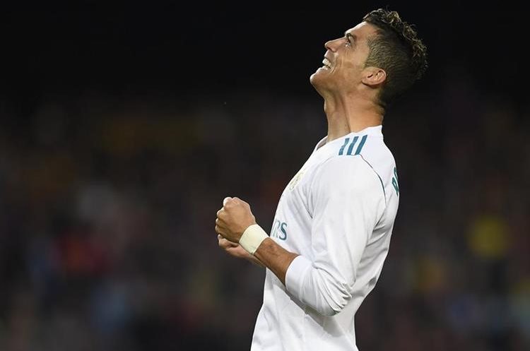 Cristiano Ronaldo decidió salir del Real Madrid porque consideró que ya no lo trataban como antes. (Foto Prensa Libre: AFP)