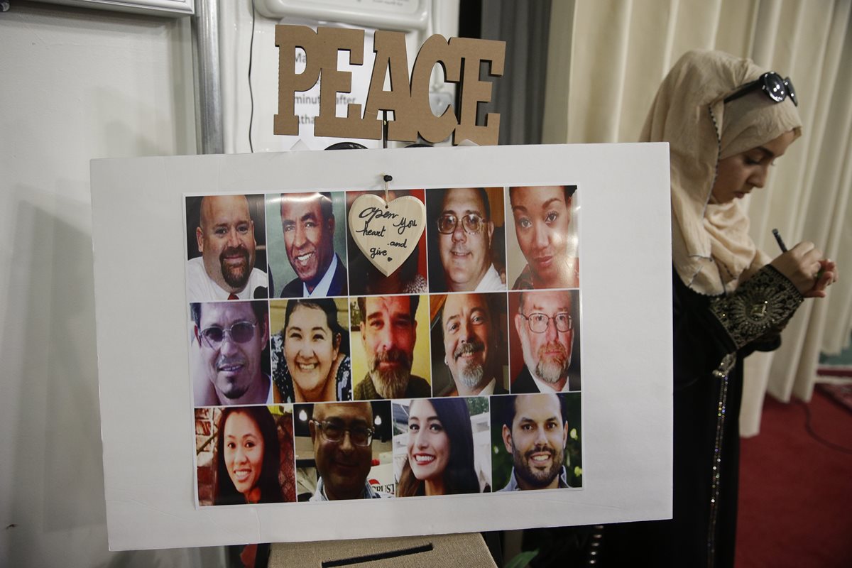 Fotografías de las 14 víctimas de la matanza de San Bernardino. (Foto Prensa Libre: AP).