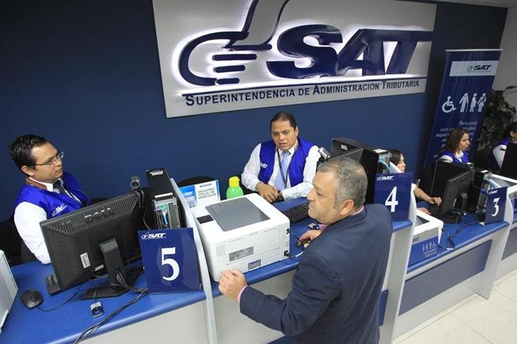 Los impuestos que vencen a finales de mes se podrán liquidar hasta el 2 de enero del 2019, comunicó la SAT. (Foto Prensa Libre: Hemeroteca)