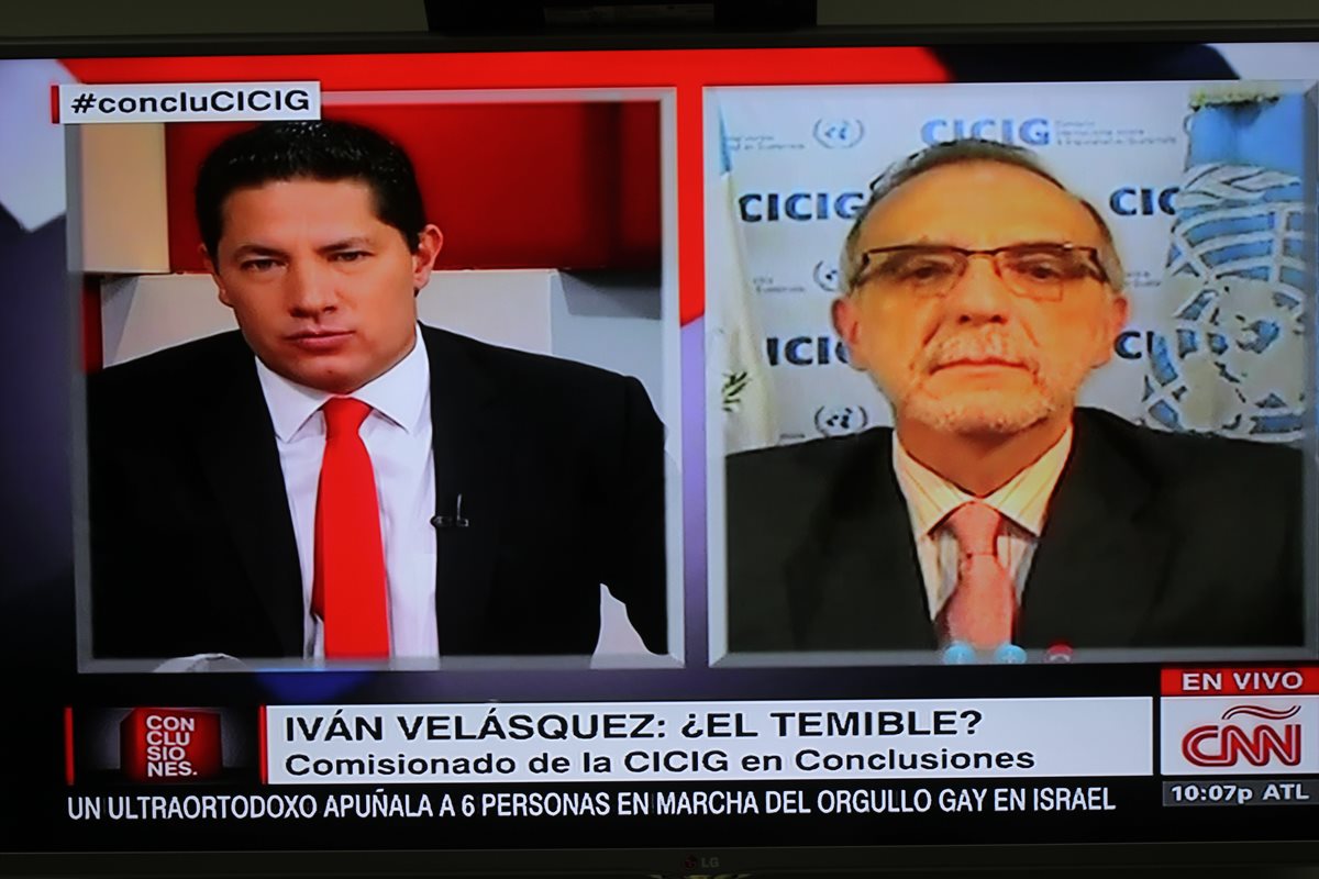 El jefe de la Cicig Iván Velásquez en entrevista con Fernando Del Rincón de CNN.(Foto Prensa Libre: Esbin García)
