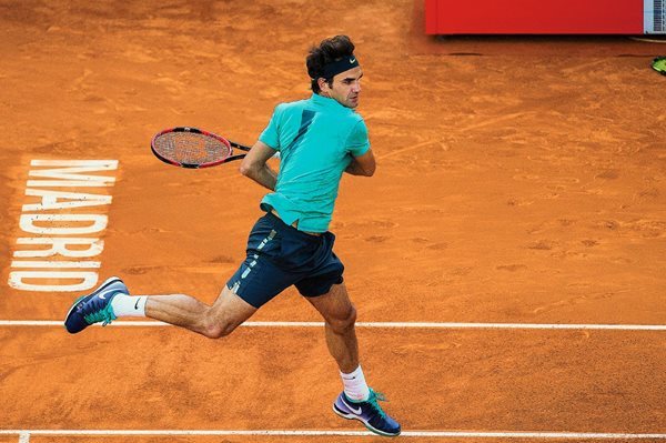 Roger Federer cayó ante un juvenil en Madrid. (Foto Prensa Libre: AP)
