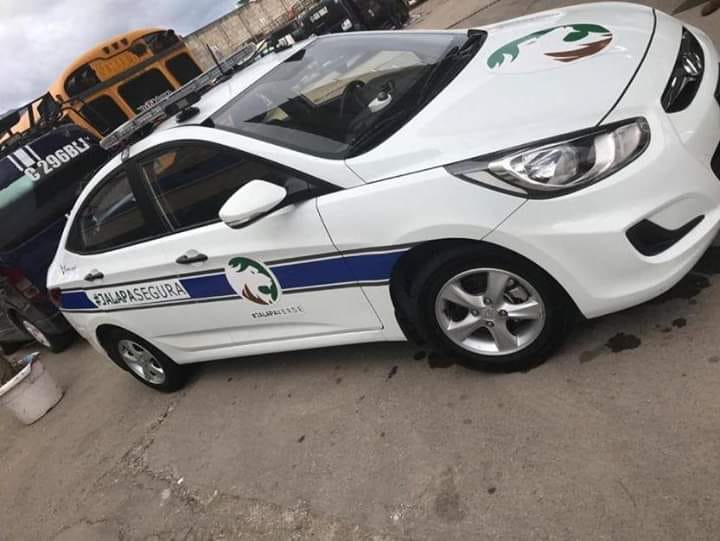 Uno de los dos autopatrullas que compró la municipalidad de Jalapa fue captado en el centro de la ciudad. (Foto Prensa Libre: Mario Morales)