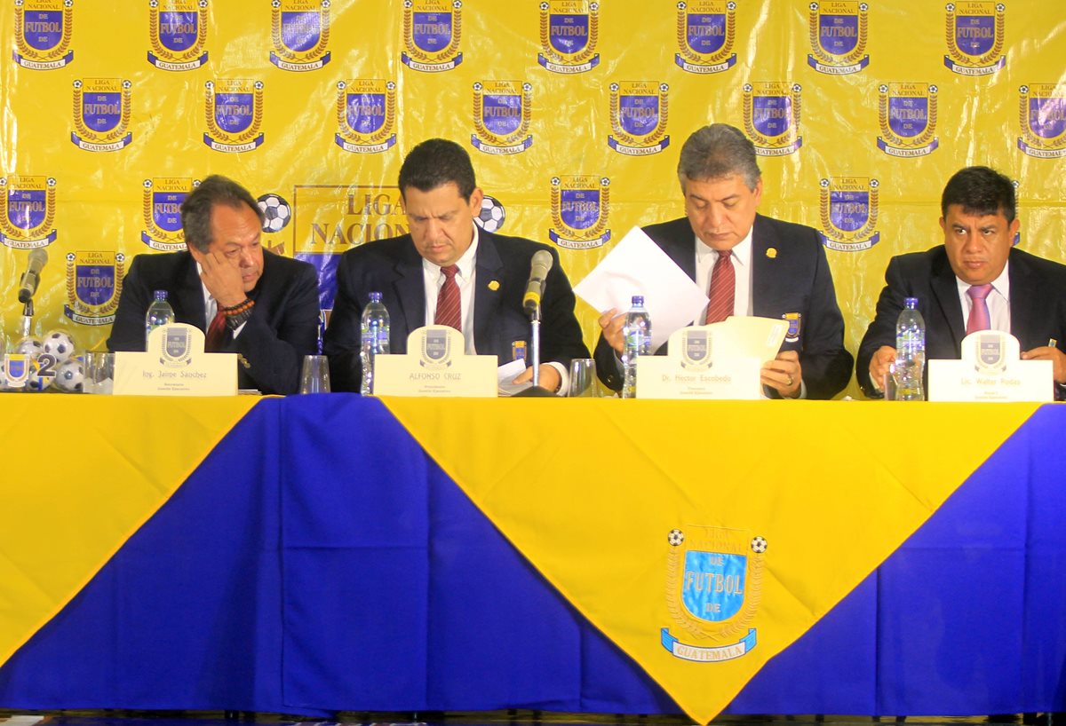 La Asamblea de la Liga Nacional resolvió algunos cambios en el reglamento. (Foto Prensa Libre: Carlos Vicente)
