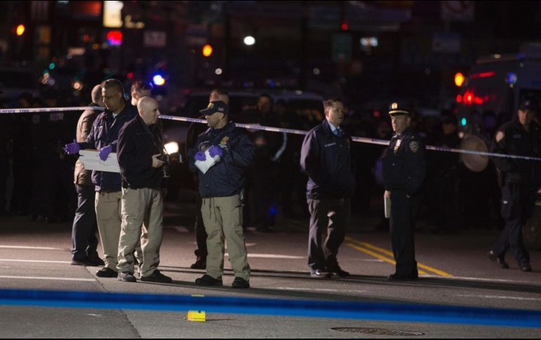 Los policías abrieron fuego contra la víctima al creer que portaba un arma que resultó ser un "tubo con una especie de botón". (Foto Prensa Libre: AFP)