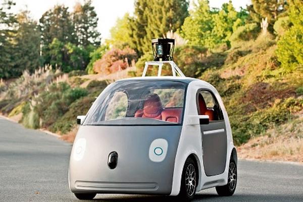 Vehículo desarrollado por Google no tiene volante,  acelerador ni pedal de freno.  (Foto Prensa Libre: EFE)