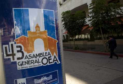 Vista de un letrero de la 43 Asamblea General de la Organización de la OEA. (Foto Prensa Libre: EFE)