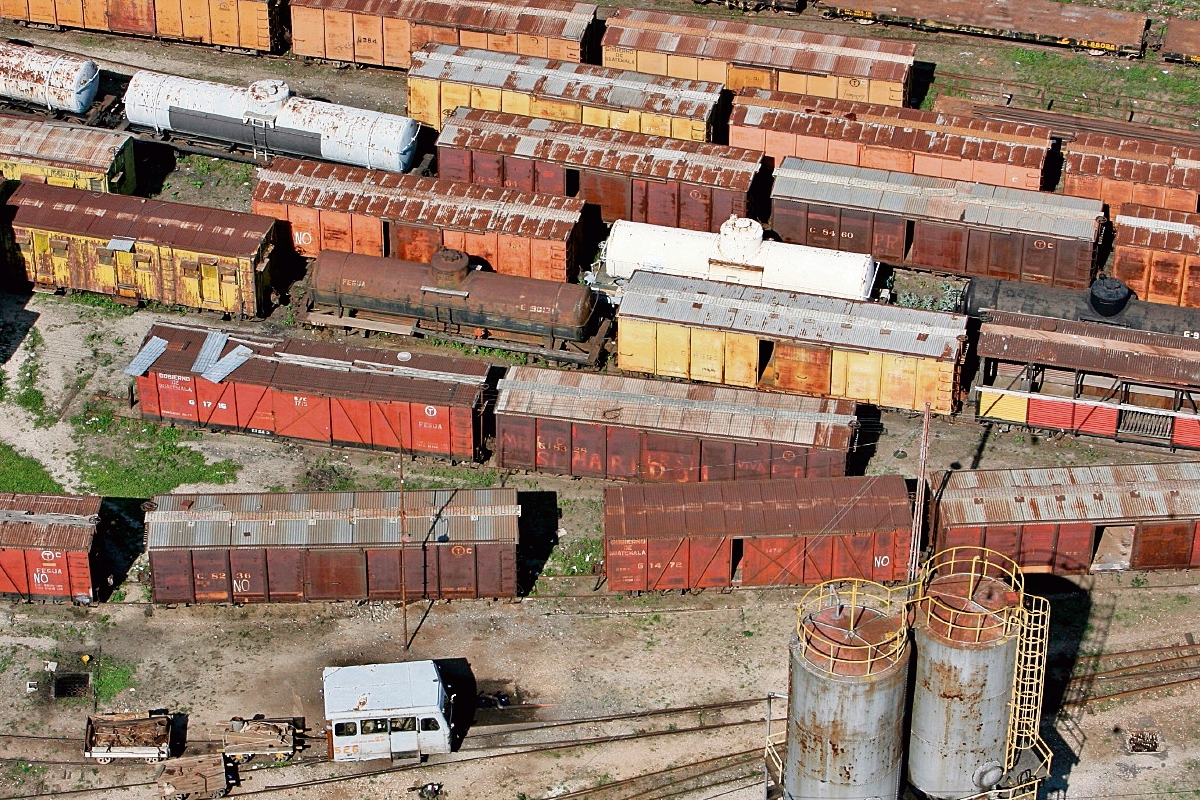 Instalaciones de Fegua que habían quedado en el olvido. (Foto Prensa Libre: Esbin Garcia)