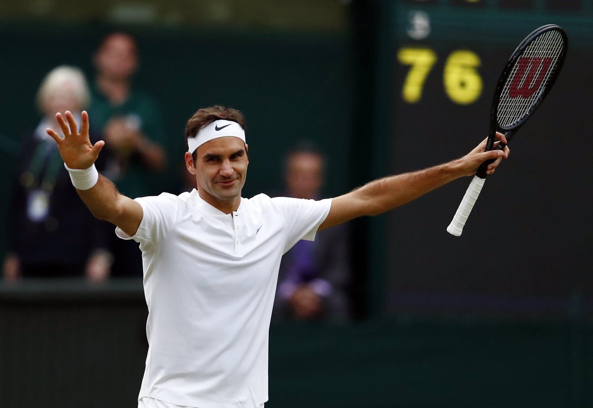 Federer sigue demostrando que está en buen nivel para competir en los mejores torneos de tenis. (Foto Prensa Libre: EFE)