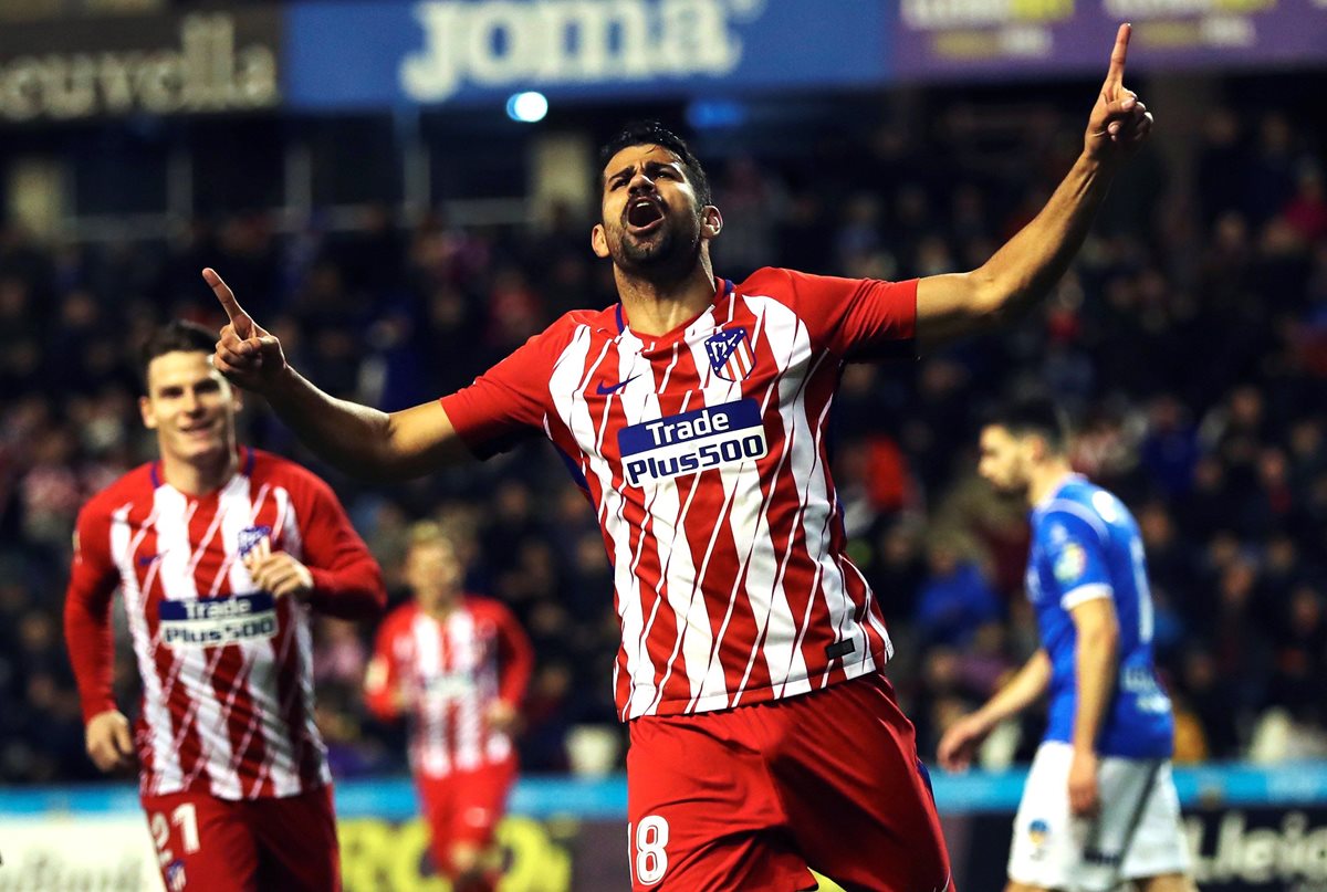 Diego Costa, delantero del Atlético de Madrid, festeja después de anotar en Copa del Rey, ante el Lleida. (Foto Prensa Libre: EFE)