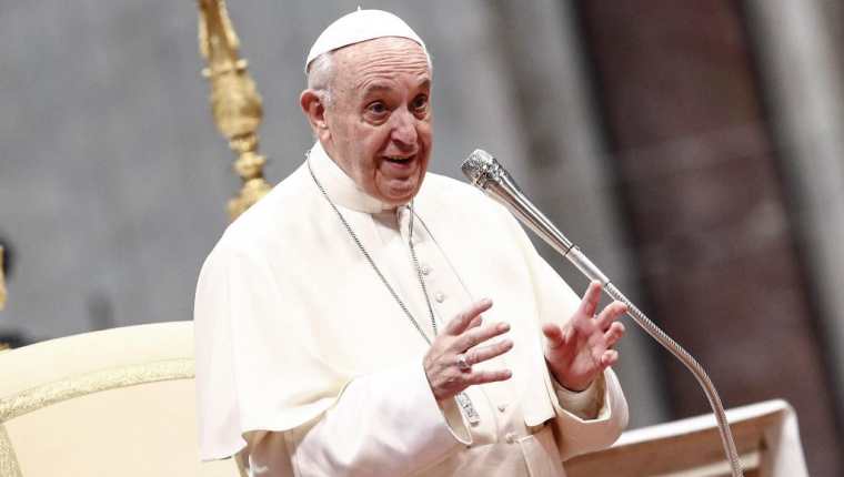El papa Francisco cumple este martes cinco años desde que fue electo como máximo jerarca de la iglesia católica. (Foto Prensa Libre: AFP)