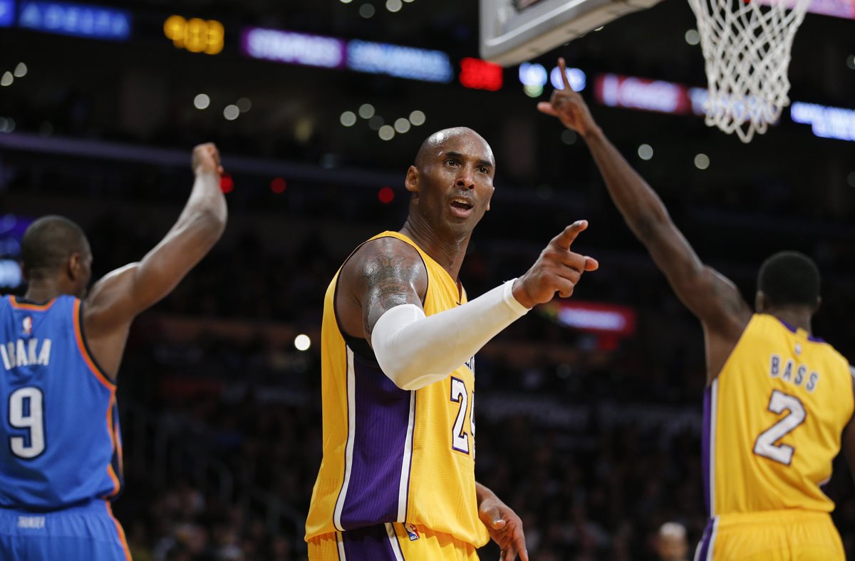 Kobe Bryant, de Los Ángeles Lakers, disputó su último partido de Navidad. (Foto Prensa Libre: AP).