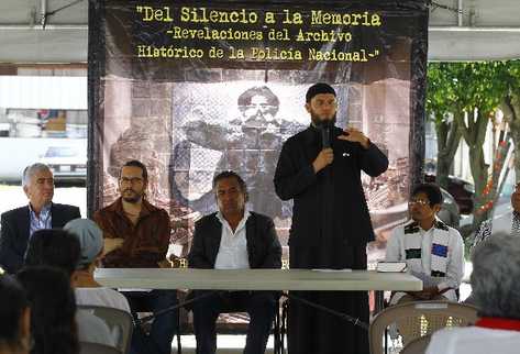 dirigentes de distintas religiones se reúnen  para orar  por Guatemala.