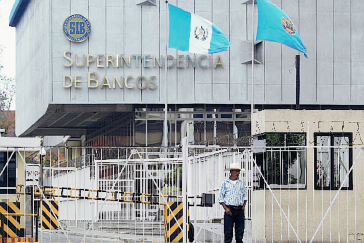 La SIB dijo este miércoles que el sistema financiero se encuentra solvente. (foto Hemeroteca PL)