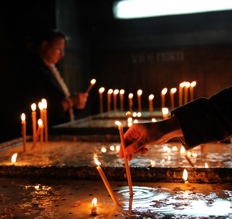 El pueblo católico tiene deposita sus oraciones en los santos. (Foto Prensa Libre: Hemeroteca PL)