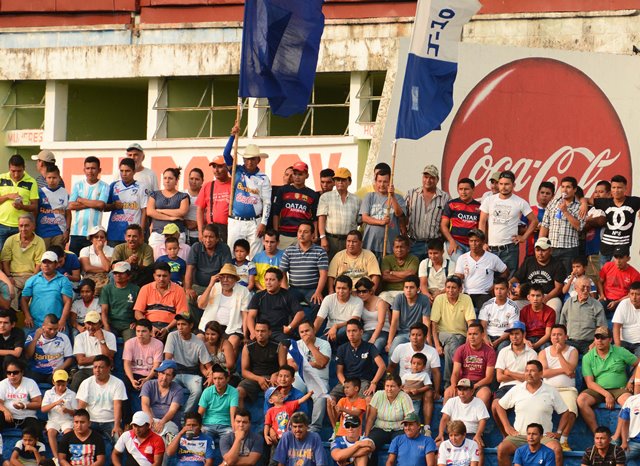 La afición de los venados cumplió con apoyar a su equipo en la derrota contra Antigua GFC. (Foto Prensa Libre: Omar Méndez)