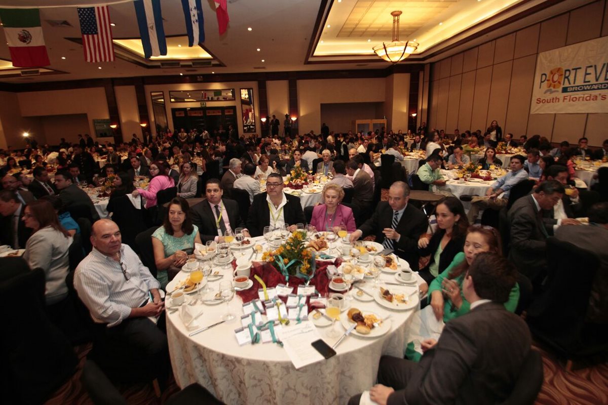 Asistentes del Apparel Sourcing Show. (Foto Prensa Libre: Érick Ávila).