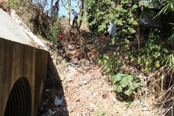 Miembros de la Fuerza de Tarea llevaron a cabo cinco allanamientos. (Foto Prensa Libre: Oswaldo Cardona)<br _mce_bogus="1"/>