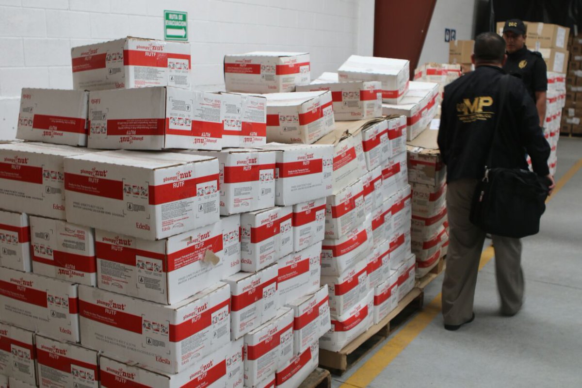Cajas del medicamento nutricional Plumpy Nut localizadas en bodegas del Ministerio de Salud. (Foto Prensa Libre: MP).