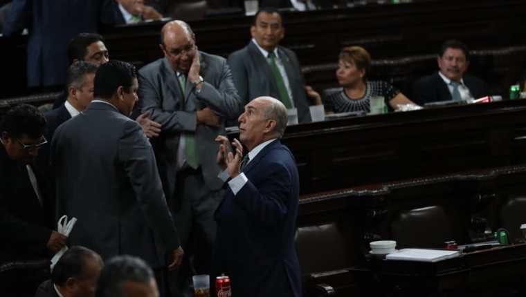 Diputados debaten durante la sesión ordinaria de este miércoles. (Foto Prensa Libre: Óscar Rivas)