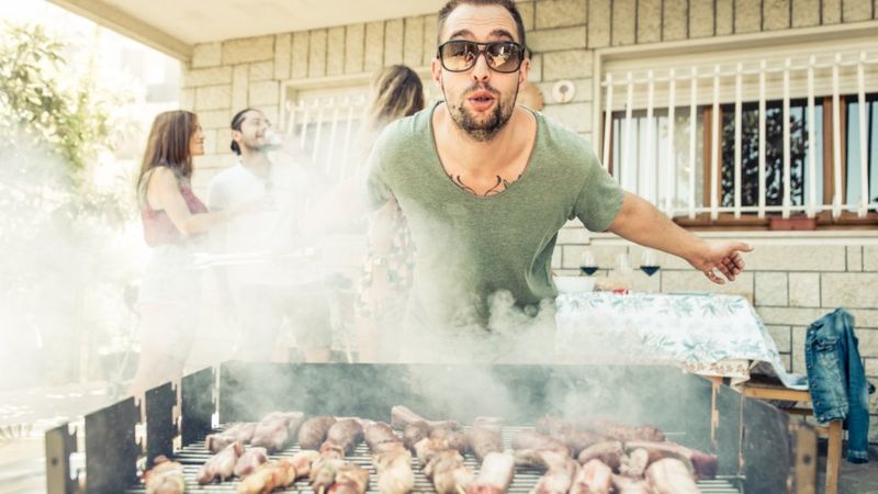 El olor de los hombres que comían más carne resultó más poderoso, según las respuestas de las mujeres encuestadas. GETTY IMAGES