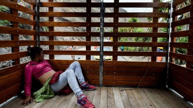 Entre las mujeres que dejan Venezuela en la actual oleada migratoria, hay muchas que lo hacen embarazadas. GETTY IMAGES
