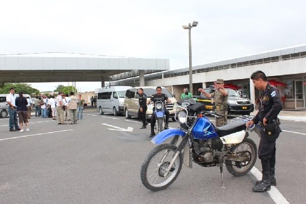 las Autoridades mantienen programa Caravana Segura entre Ciudad Flores y Tikal.