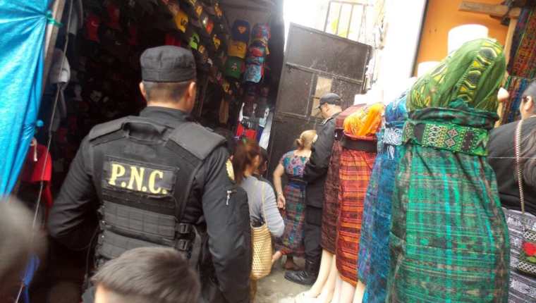 El valor de las prendas robadas en unos dos años supera el Q1 millón, según los afectados. (Foto Prensa Libre: Mike Castillo)