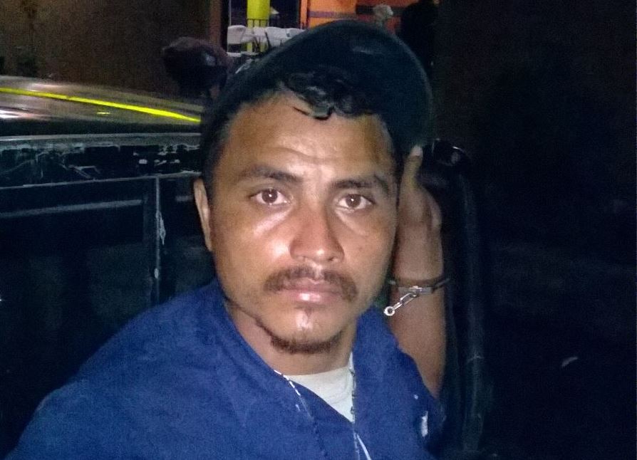 Julio Rolando Arana Santos es capturado en Puerto San José, Escuintla, sindicado de haber matado a un bebé. (Foto Prensa Libre: Carlos E. Paredes)