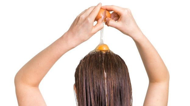 El huevo es un conocido remedio casero. GETTY IMAGES