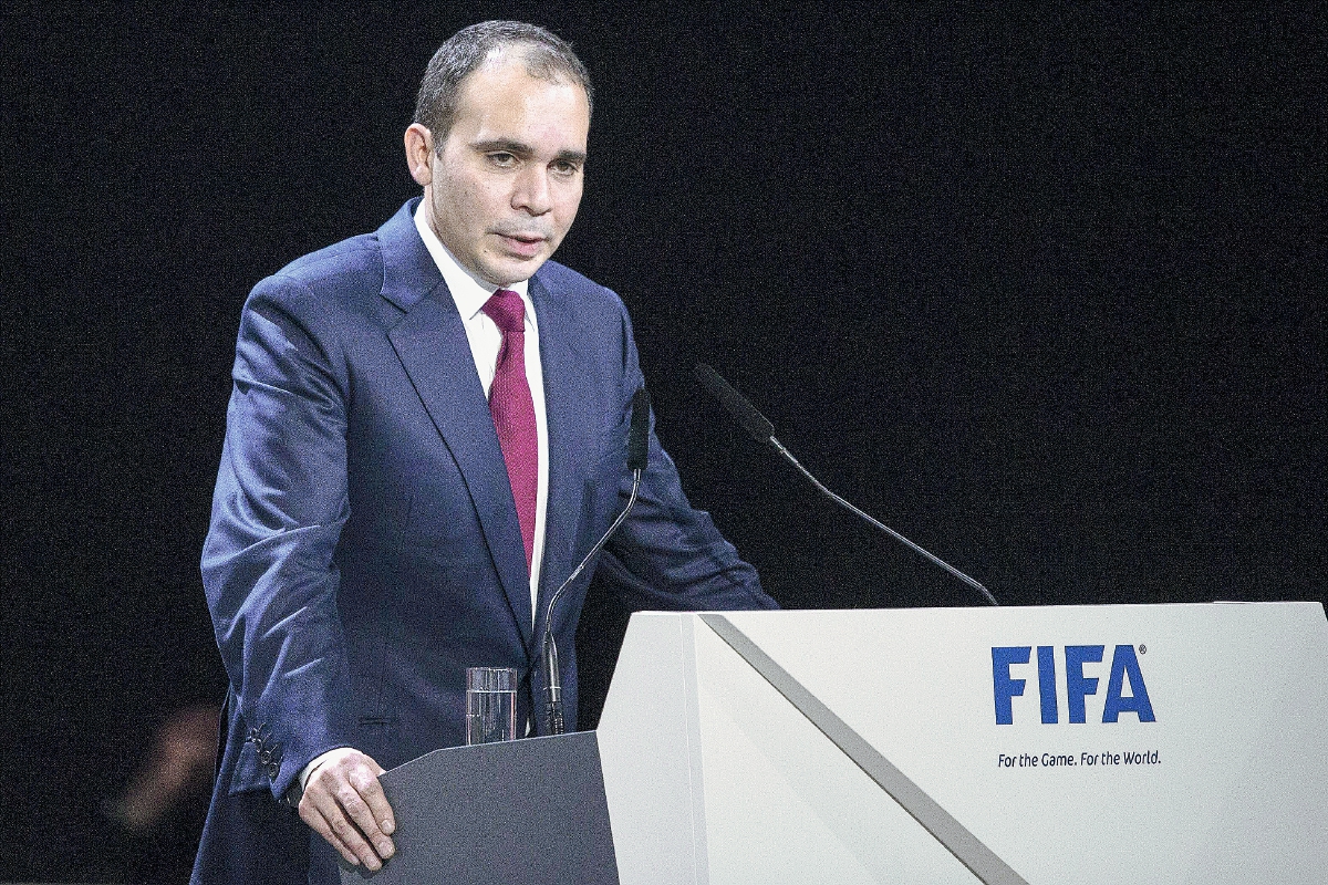 El príncipe jordano Ali Bin al Hussein anunció la retirada de su candidatura a la presidencia de la Fifa el viernes recién pasado. (Foto Prensa Libre: EFE)