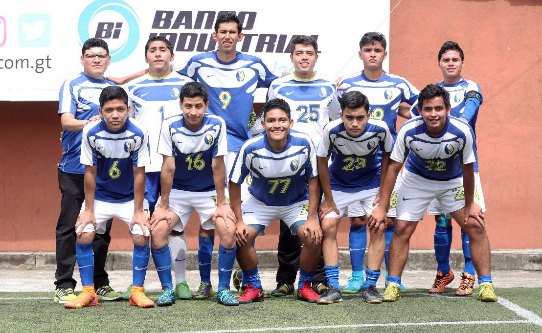 El colegio San Sebastián fue subcampeón en la rama masculina de la Copa Aula 2018. (Foto Prensa Libre: Jorge Ovalle)