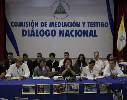 Diálogo reinicia en Nicaragua con demanda de elecciones sobre la mesa
