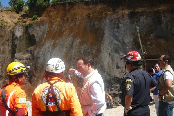 El Procurador de Derechos Humanos visitó este día los lugares afectados por el terremoto en San Marcos. (Foto Prensa Libre: Genner Guzmán)<br _mce_bogus="1"/>