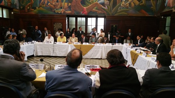 Jefes de bloques acuerdan conocer el veto presidencial en la próxima sesión plenaria. (Foto Prensa Libre: Jessica Gramajo)