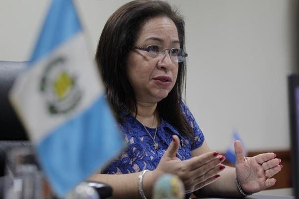 Nora Segura, jefa de la Contraloría de Cuentas, debe abandonar el cargo el viernes. (Foto Prensa Libre: Archivo)