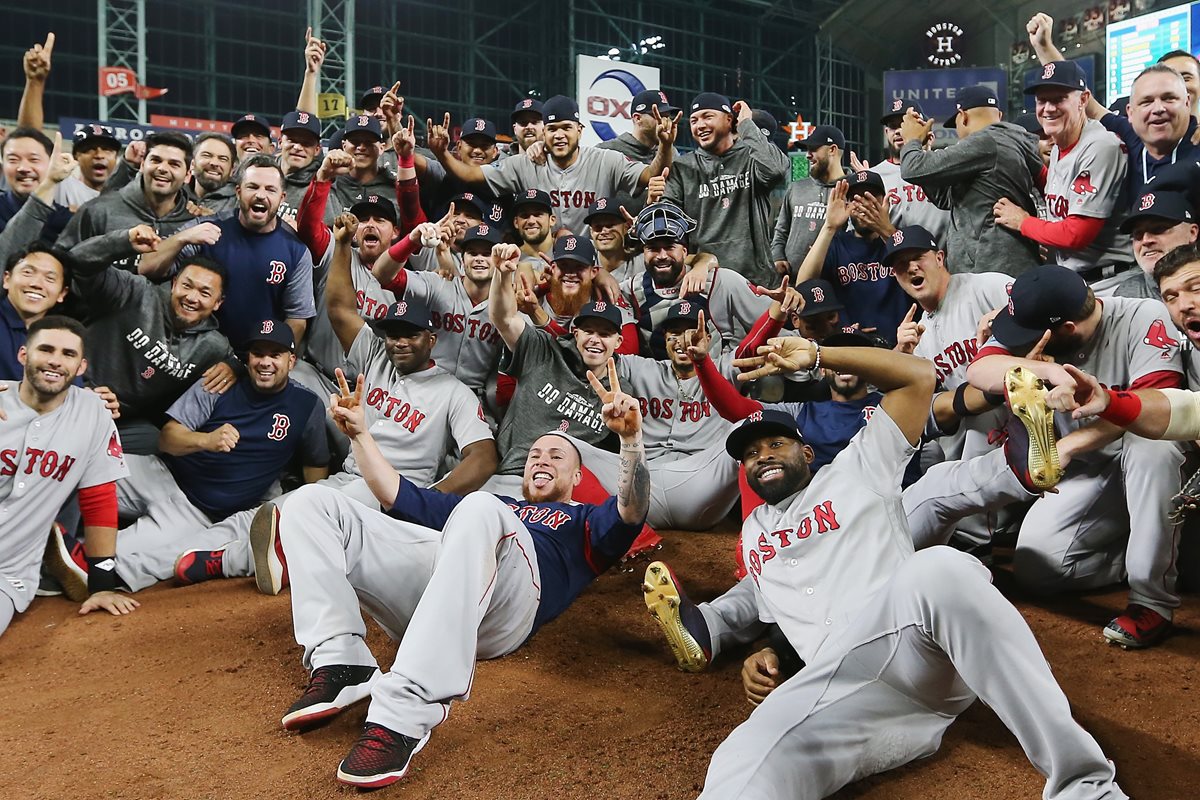 Los Medias Rojas esperan rival para la Serie Mundial 2018. Podrían ser los Dodgers o los Brewers. (Foto Prensa Libre: AFP)
