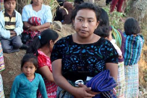 María Vicente, de 23 años, es señalada por vecinos de Santa Cruz del Quiché de haberlos estafado. (Foto Prensa Libre: Óscar Figueroa)