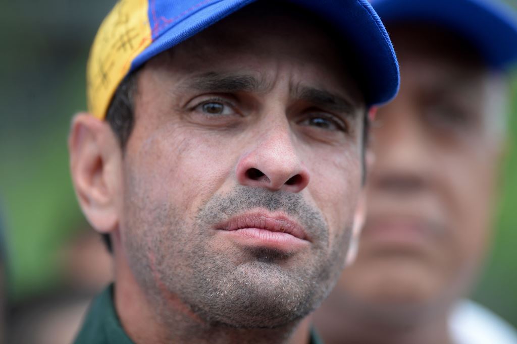 Uno de los principales líderes de la oposición en Venezuela, Henrique Capriles, fue denunciado. (Foto Prensa Libre: AFP)