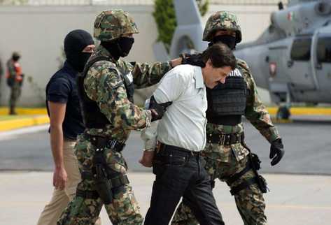 Las fuerzas policiales han asestado varios golpes al cartel de Sinaloa,  como la captura del Chapo Guzmán. (Foto Prensa Libre: AP)