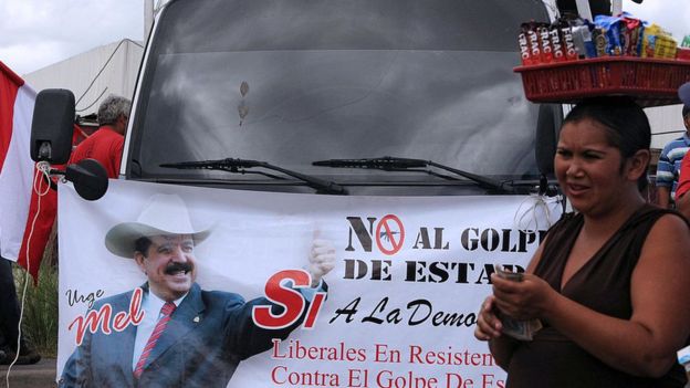 Atala es uno de varios empresarios hondureños señalados de haber apoyado el golpe de estado contra Manuel Zelaya. AFP
