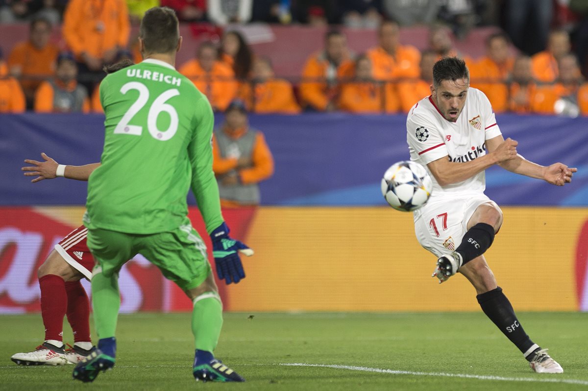 Pablo Sarabia del Sevilla abrió el marcador en el juego que enfrentó a su equipo contra el Bayern Múnich. (Foto Prensa Libre: AFP)