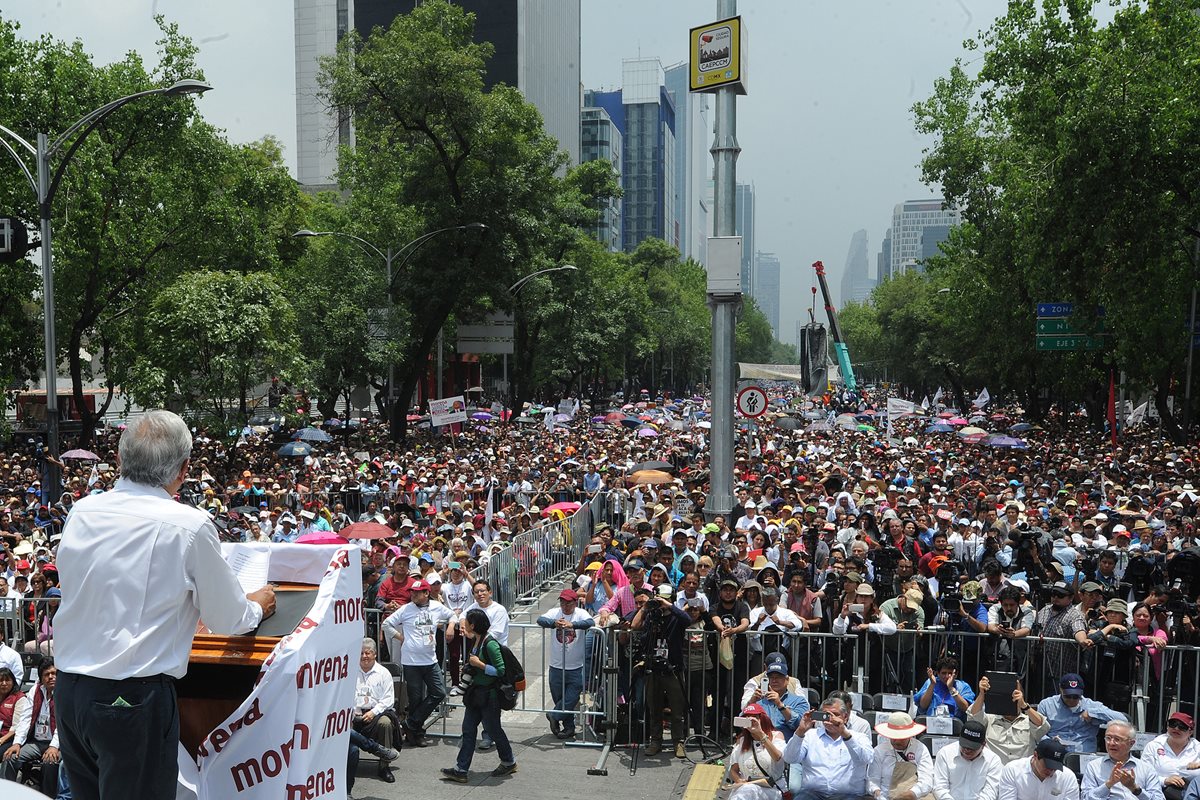 Maestros mexicanos mantienen pulso con el Gobierno de Peña Nieto. (Foto Prensa Libre: EFE).