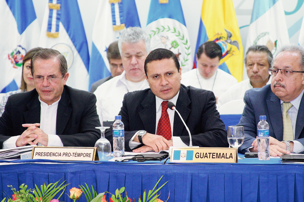 Canciller guatemalteco  Carlos Raúl Morales, asistió a la presentación de la agenda del Celac 2020. (Foto Prensa Libre: Cortesía SICA).