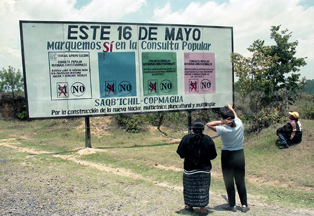 Uno de los factores por los cuales no hubo afluencia a la consulta popular de 1999 fue la escasa difusión de las reformas. En la imagen una de las pocas vallas colocadas en el norte del país. (Foto: Hemeroteca PL)