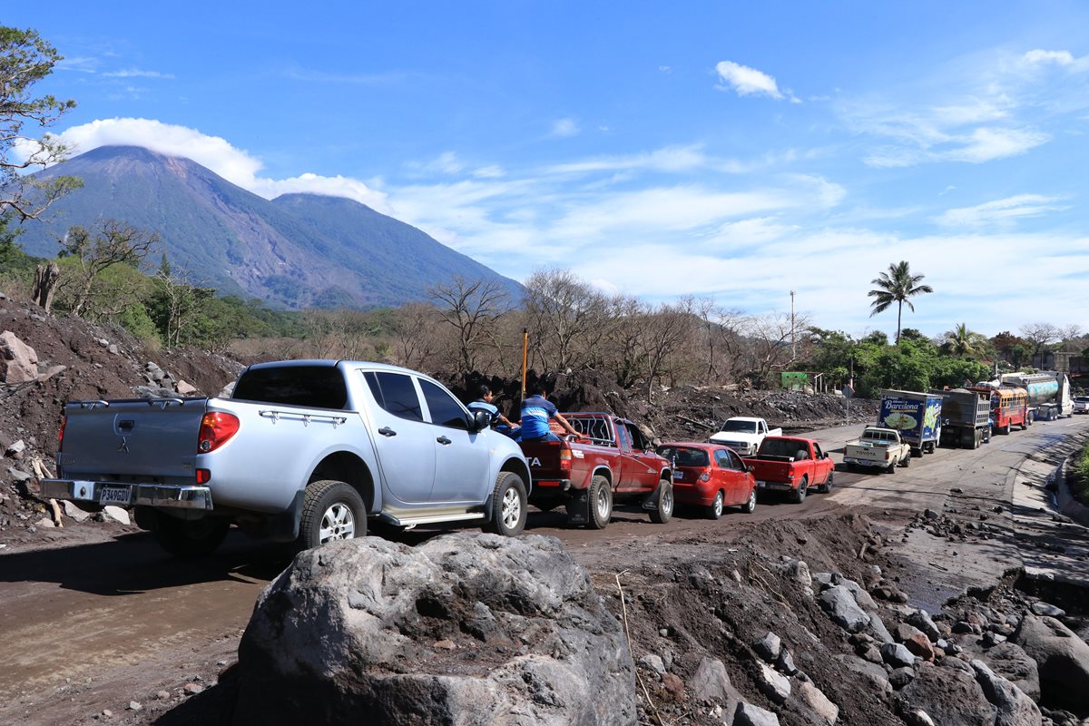 Víctimas de la erupción del Volcán de Fuego no ven apoyo del Gobierno