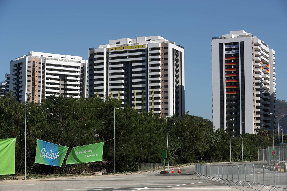 Estos son los edificios que alojarán a los deportistas de Australia (c) y Alemania (d) en la Villa Olímpica para los Juegos Olímpicos de Río 2016. (Foto Prensa Libre: EFE)